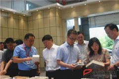 寶豐縣縣委書記、縣長許紅兵率考察團蒞臨寶潤達參觀調研